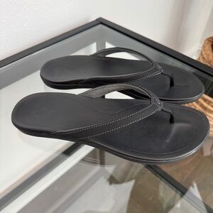 OLUKAI Women’s Ho’Opio Flip Flop Black Thong Sandals Size 9